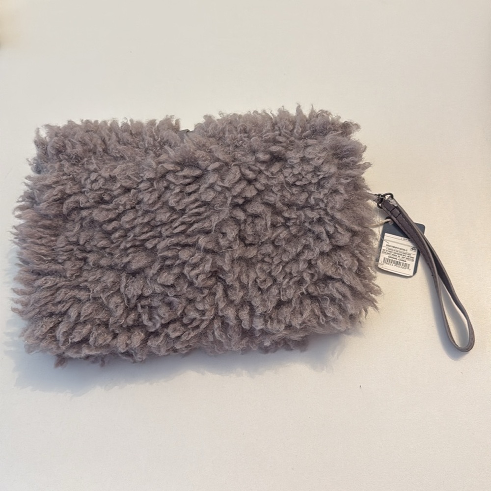 Universal Thread New With Tags Gray/Purple Fuzzy Sherpa Style Clutch NWT - Picture 4 of 7